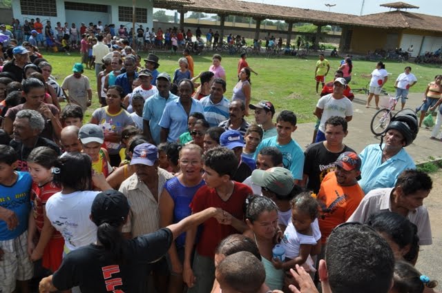 Entrega de peixes a pupolação mucajaiense