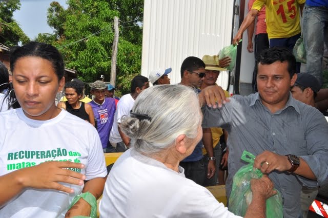 Entrega de peixes a pupolação mucajaiense