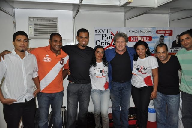 Banda de J. Neto com a presença de organizadoras