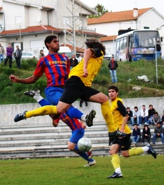 [Fafe+-+Chaves+-+Juniores+4.JPG]