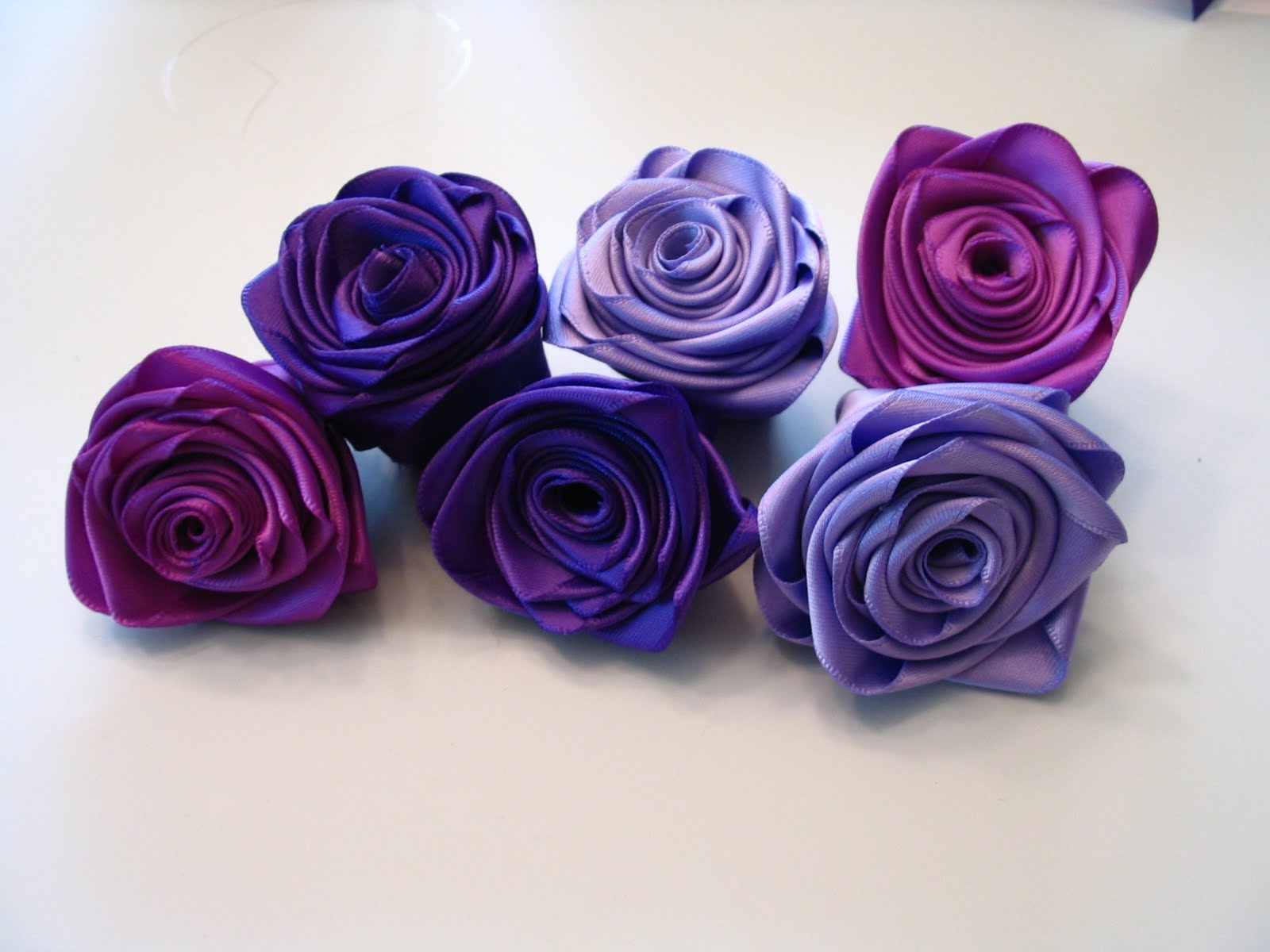 Make a Ribbon Rose - Your Embroidery Methods Guide from Start to