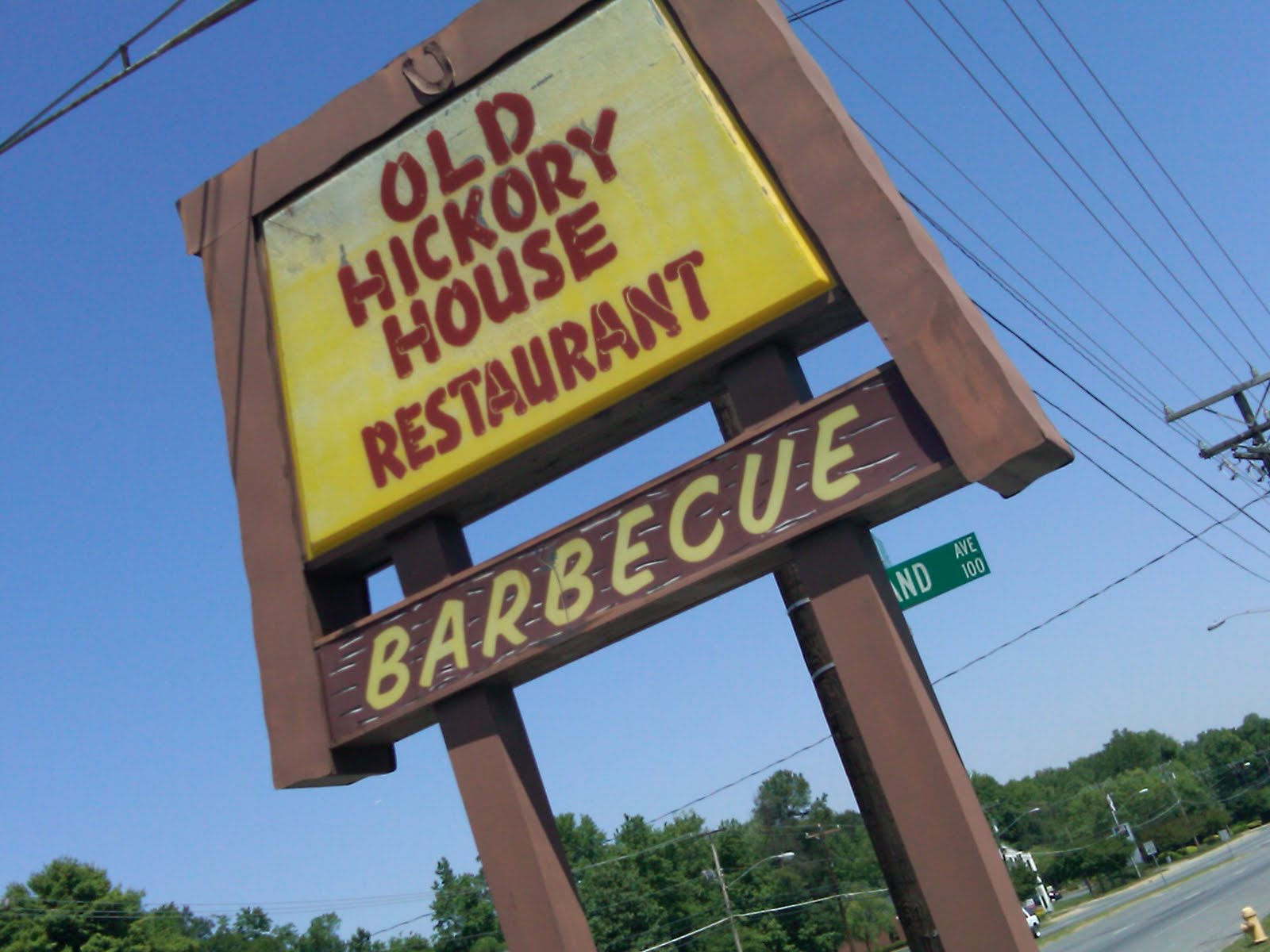 I'll Bite 'Cue checks Old Hickory House