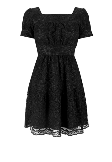 What Would Edna Say: Learning to Love Lace Dresses