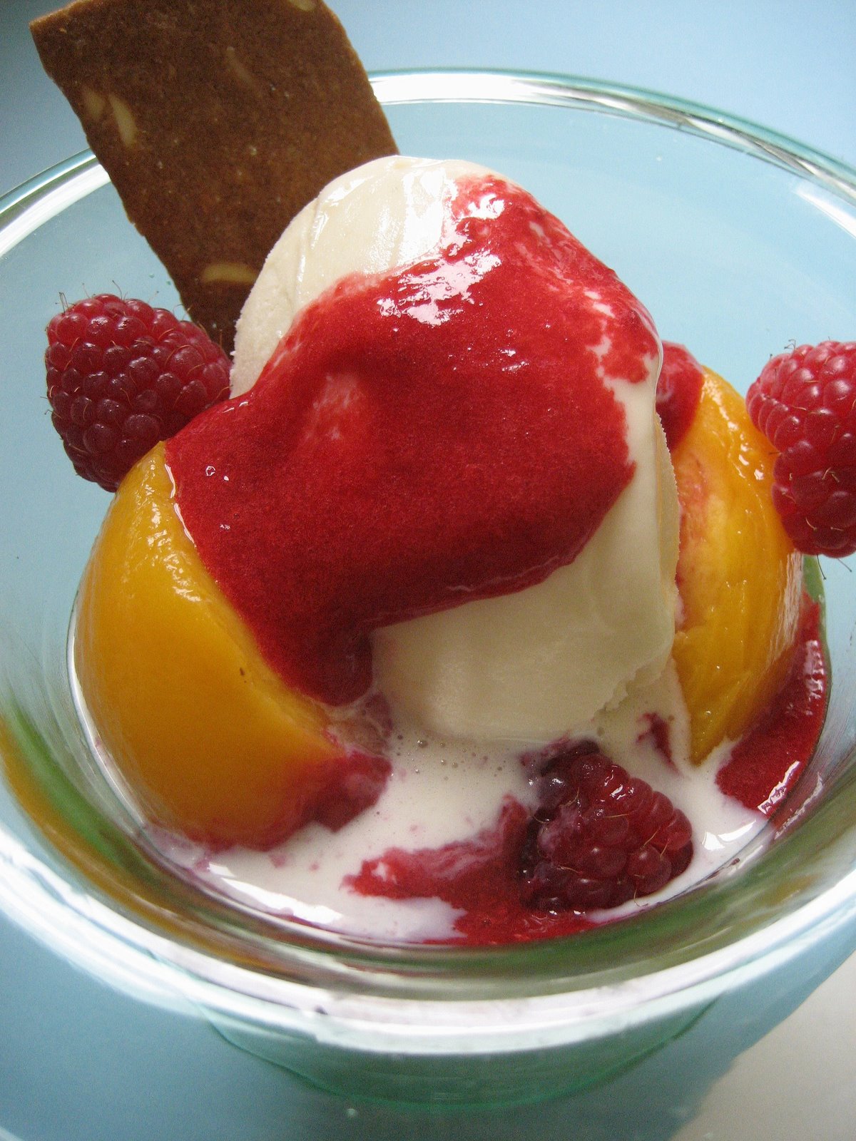 TIPS FOR DELICIOUS AND HEALTHY COOKING: DELICIOUS PEACH MELBA