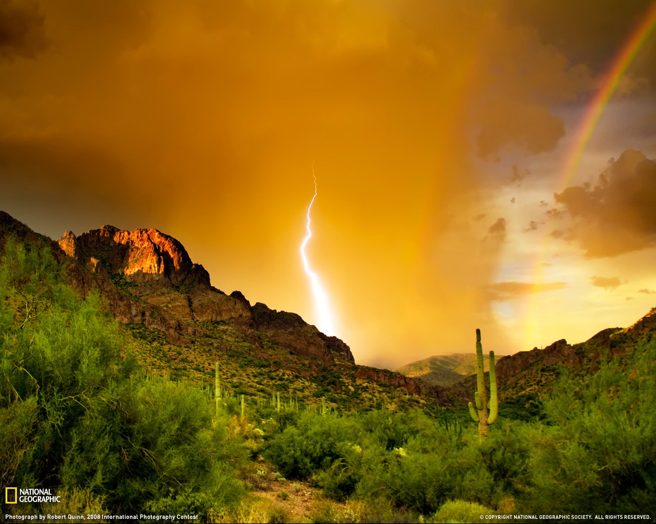 [lightning-superstion-mountains-072109-xl.jpg]