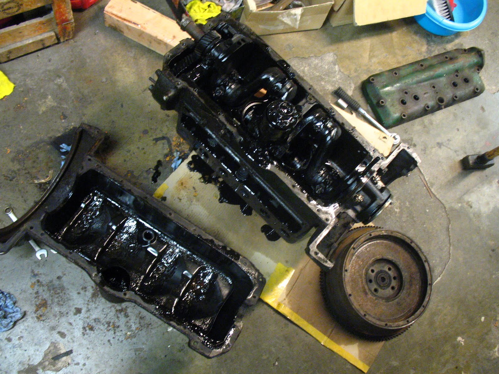 bottom+end+engine+open (image)