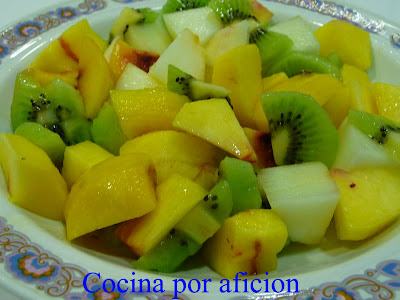 http://2.bp.blogspot.com/_KVUd709Di8s/Sm63ARW4EmI/AAAAAAAABYo/ECrAGo-12Ss/s1600-h/Ensalada+de+fruta+variada.jpg