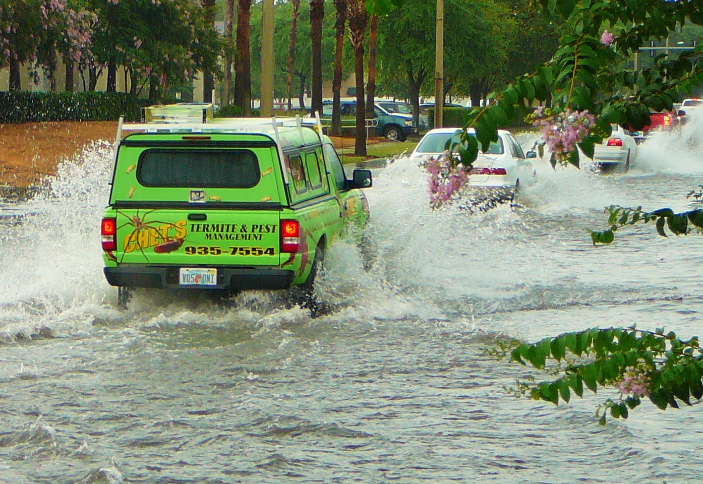 [Truck_+Rain+Flooding+062609+046.jpg]