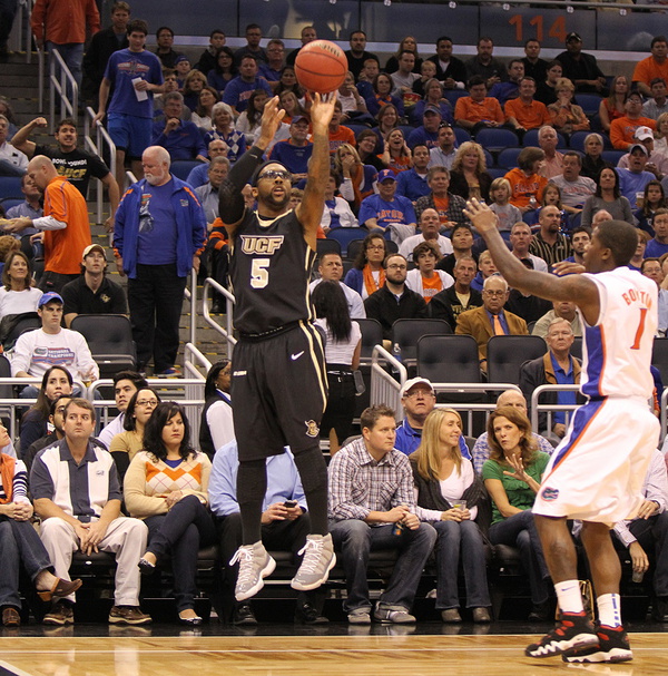 OFF THE COURT COLLEGE SPOTLIGHT