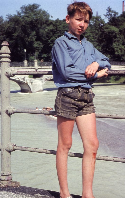 Munichboys1950: Boys in Leathershorts 1950