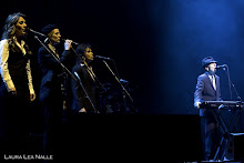 Leonard Cohen and The Webb Sisters Europe 2009