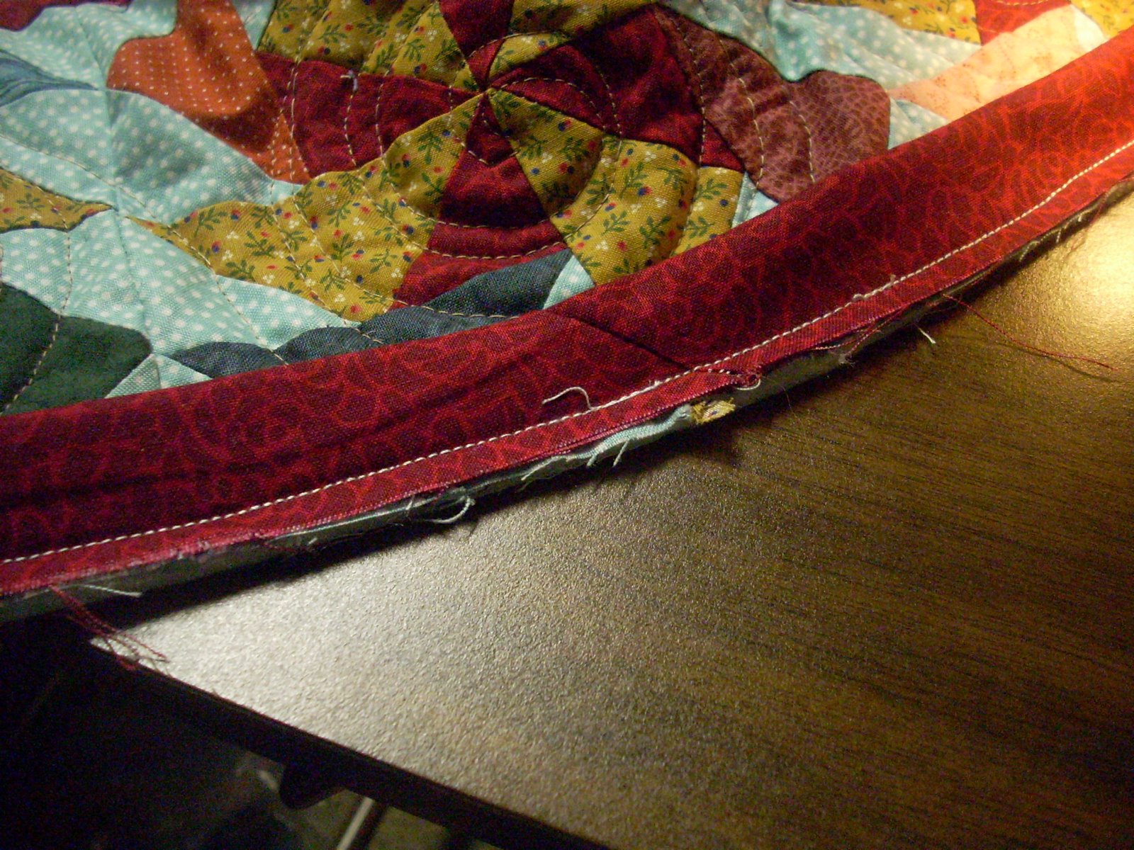 finishing binding on a quilt