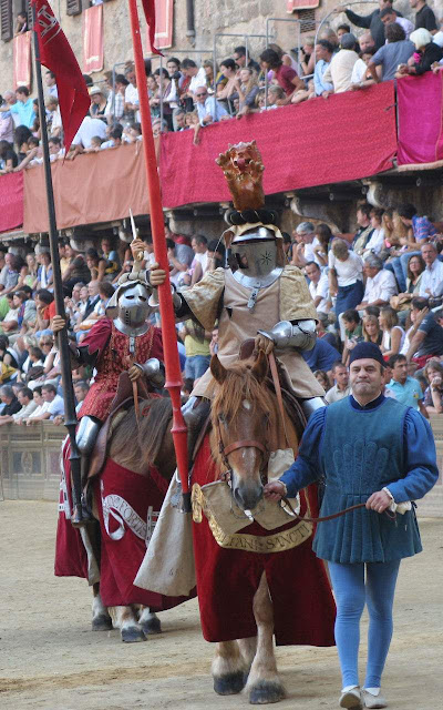 Palio di Siena, a cidade medieval