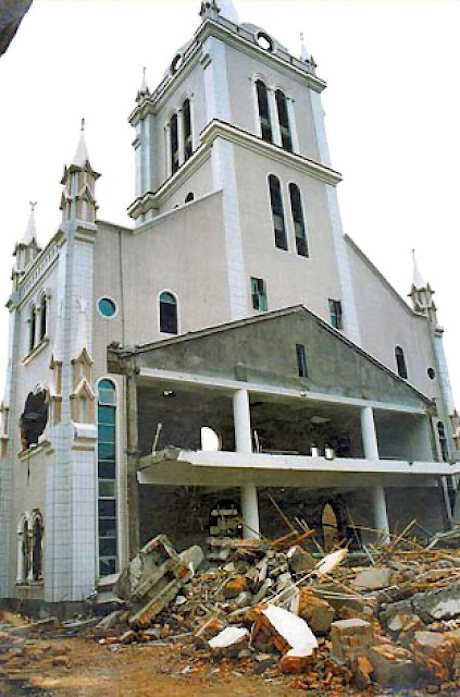 Fuzhou, igreja leal a Roma demolida