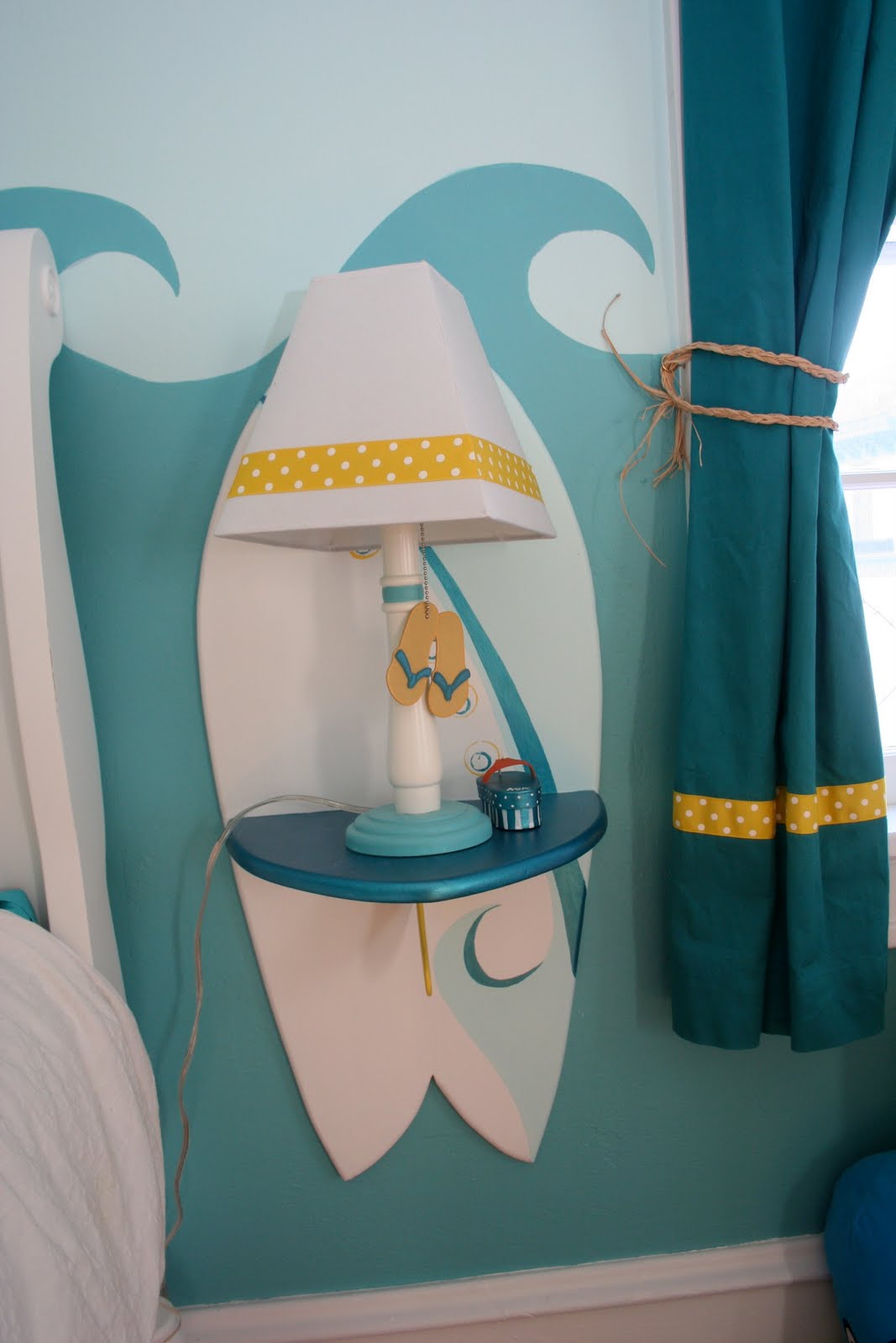 Little Girl's Surfer Room - Design Dazzle