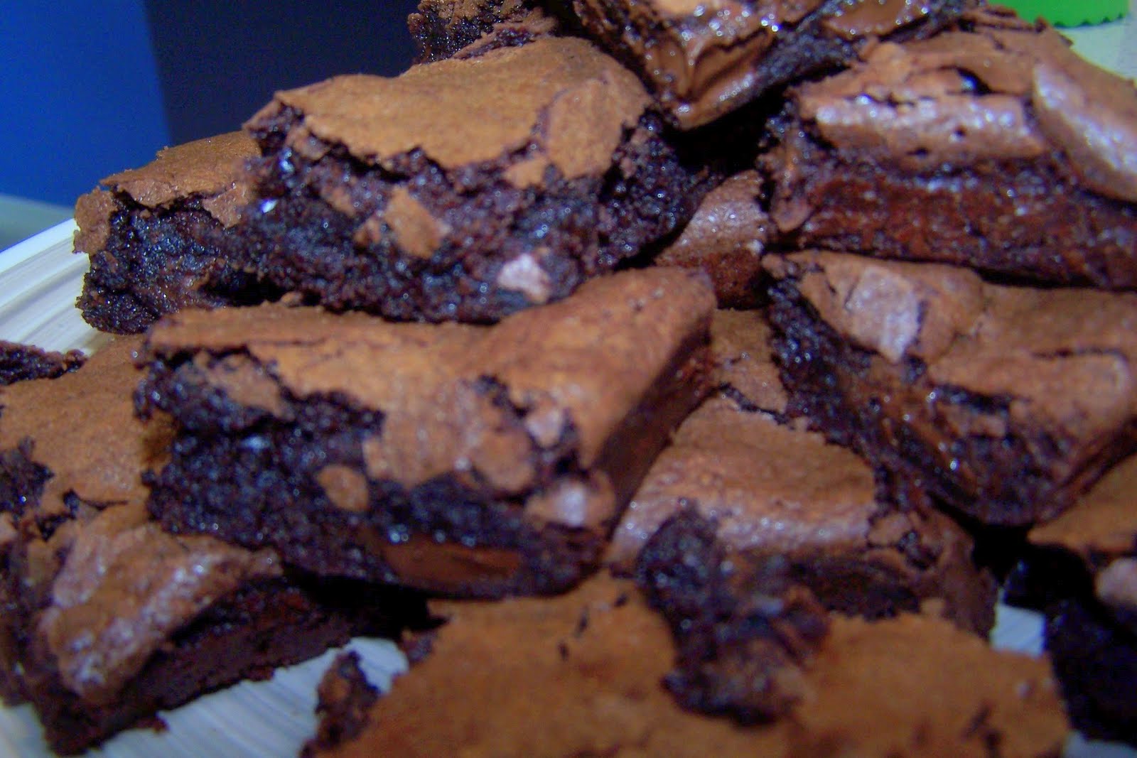 [chocolate+brownies+002.jpg]