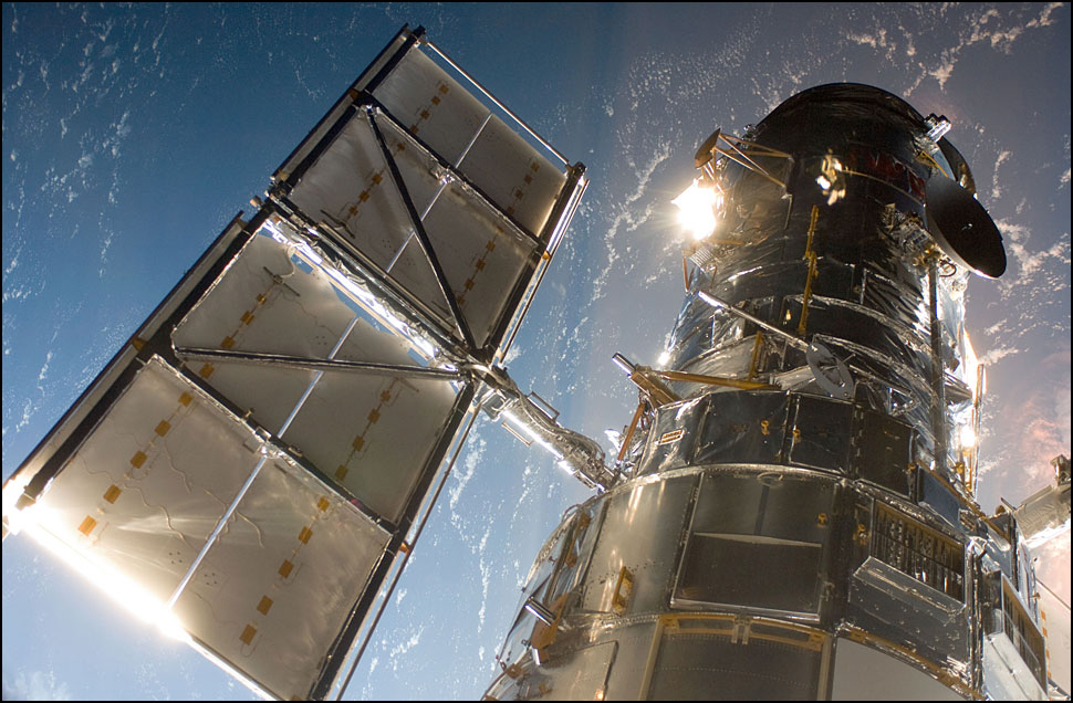 [090522_shuttle_large_4.jpg]