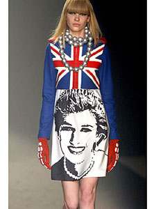 [castelbajacgrot.jpg]