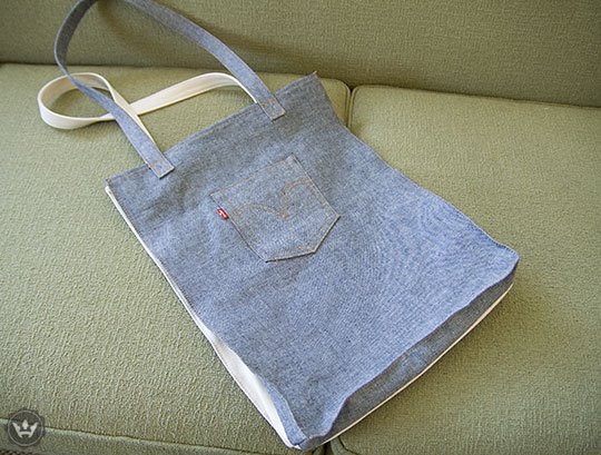 [shepard-fairey-levis-bag-02.jpg]