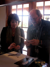 Willie Jacobs en een van ons ervare kunstenaars, Elsa van der Merwe