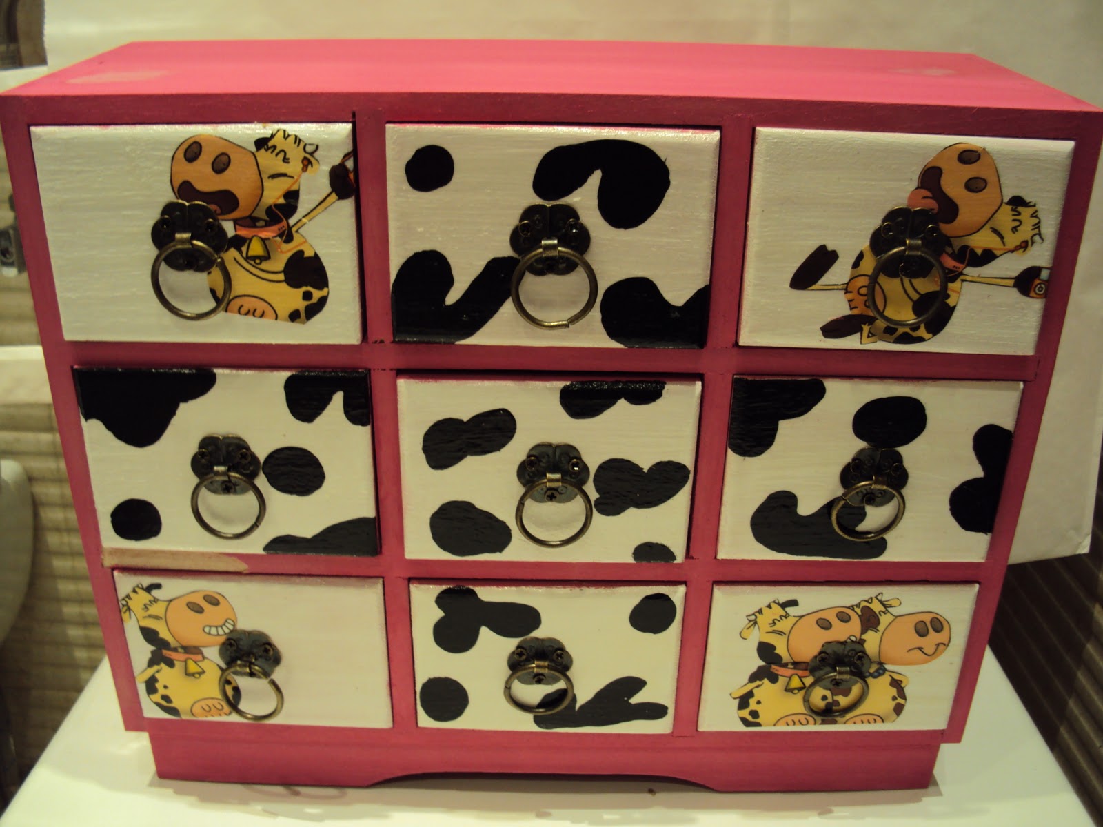 MUEBLE COW FASHION