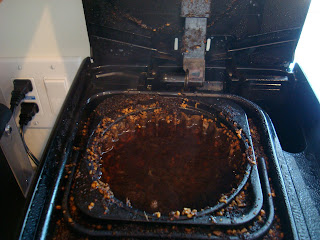 Messy coffee grounds in espresso maker