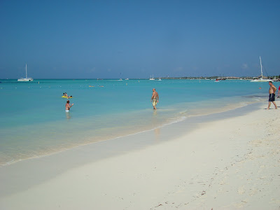 White sandy beach in Aruba