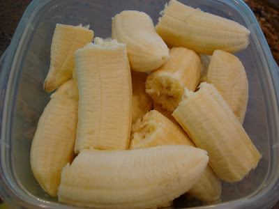 Close up of sliced bananas in container - 71