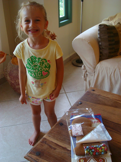 Gingerbread Cookie Decorating Memories - 68