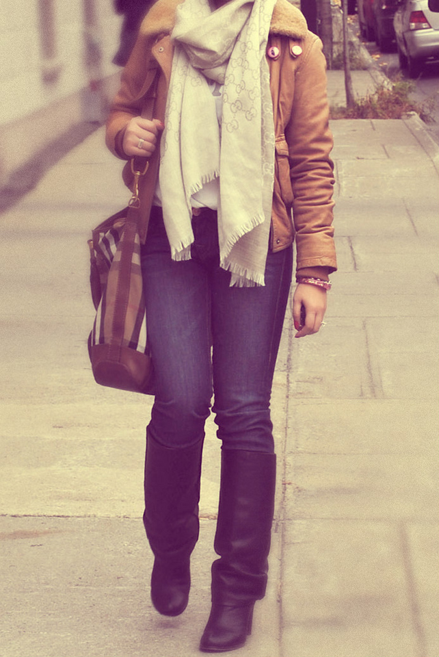 Jeans and Boots Streetshots Girls in Jeans & Boots or Overknees Part