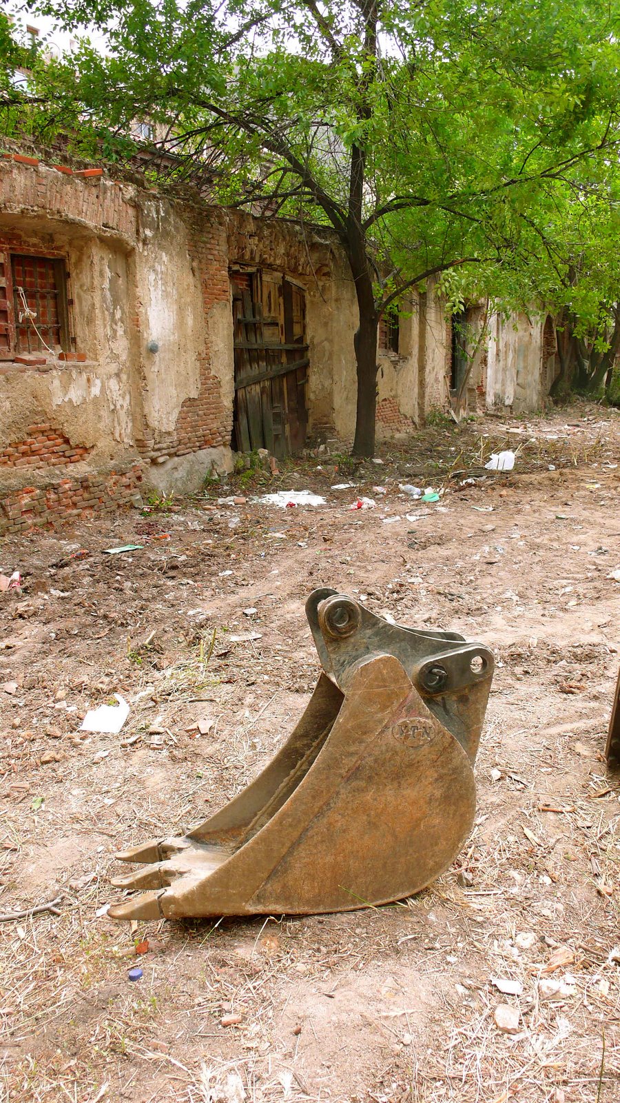 [estaesunaplaza1.JPG]