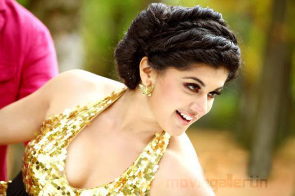 Actress Tapsee Hot Pics Tapasee Pannu Hot Vastadu Naa Raju Images New Movie Posters