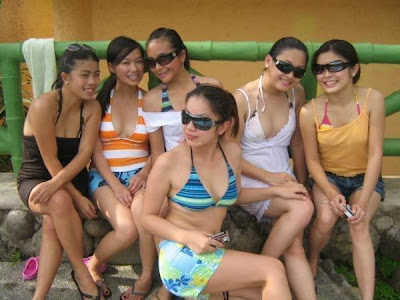 tiakumaena: Cewek Pake Bikini Foto Rame-Rame "Prikitiew"
