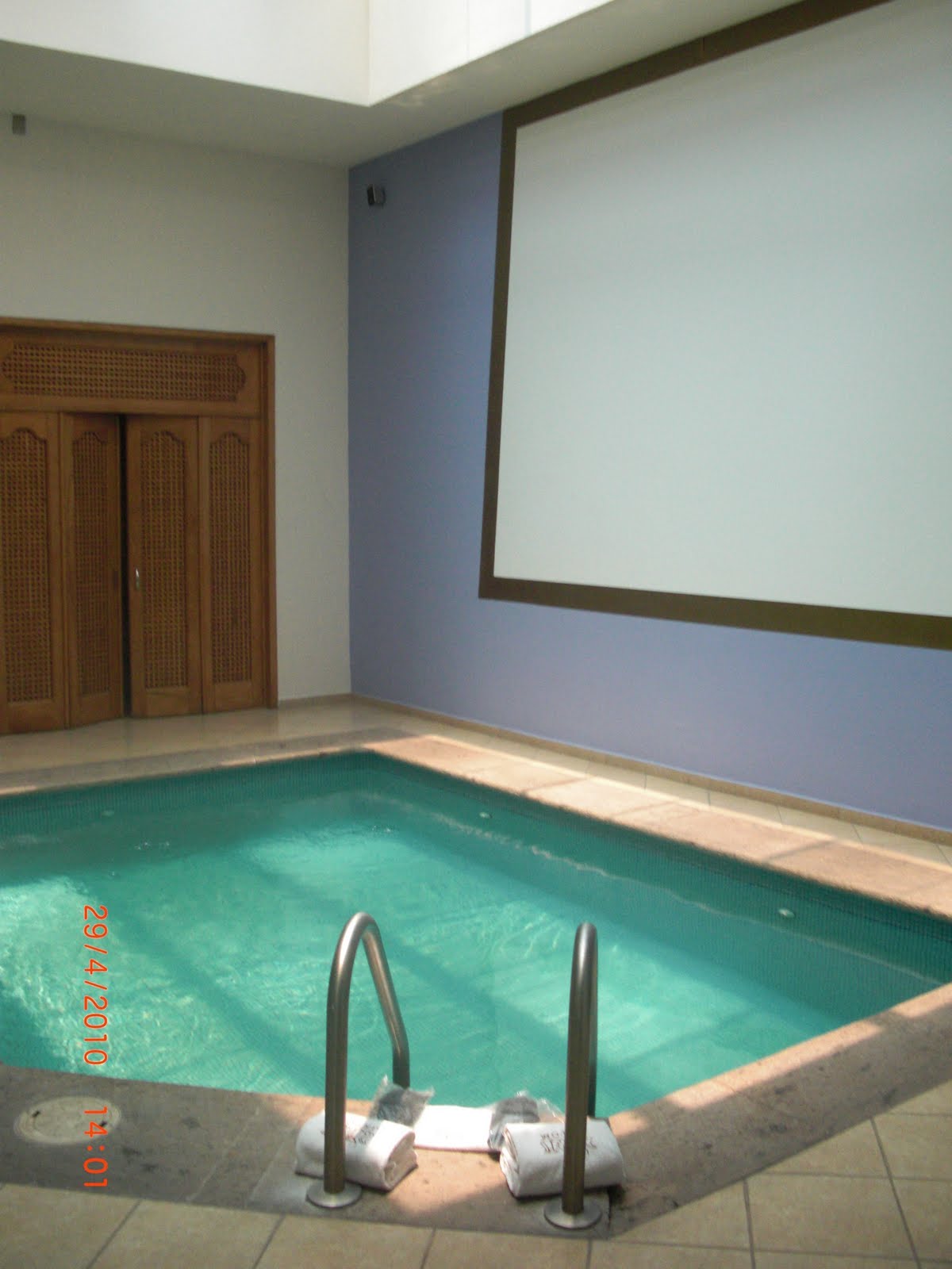 Moteleros de Guadalajara: MOTEL ISIS ALBERCA