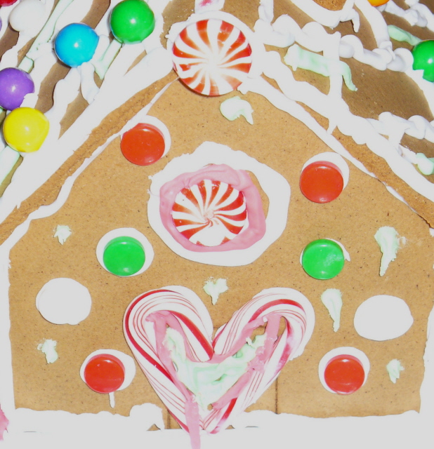 [Gingerbread+house+back.jpg]