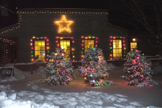 [WHV+front+gate.jpg]