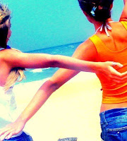 Fakes: Meninas de costas