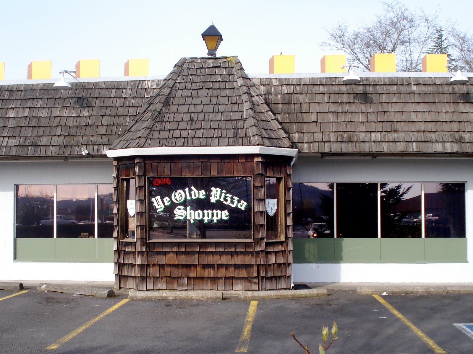 Ye Olde Pizza Shoppe: Why This Iconic Plano Landmark Still Matters After 40 Years