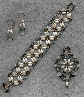 KIR ÇİÇEĞİ: EL YAPIMI TAKILAR