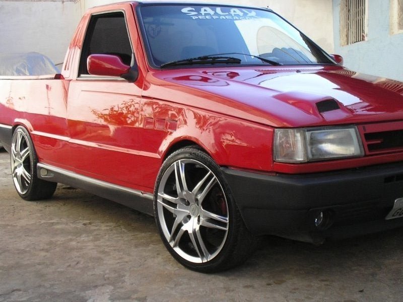 Planeta Automotivo: Picape Fiorino da Fiat com rodas Esportivas