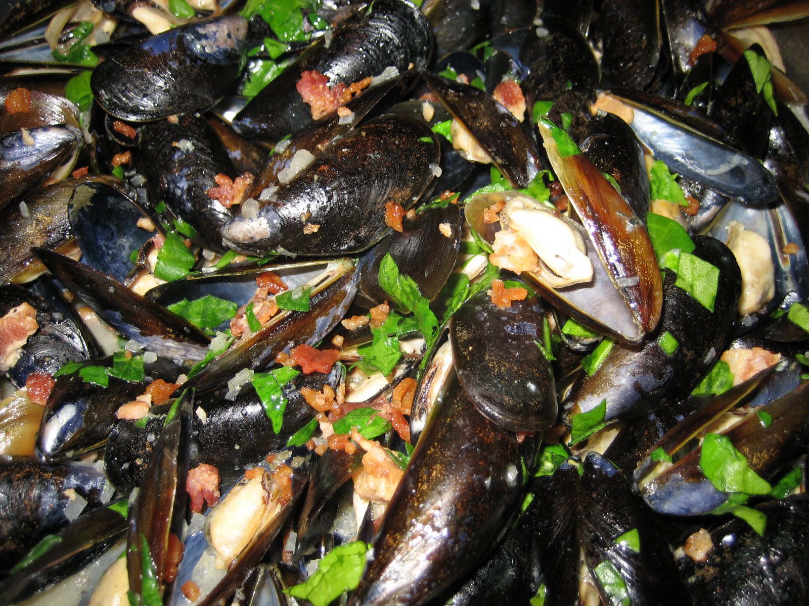 Moules Fromage Bleu (Blue Cheese Mussels)