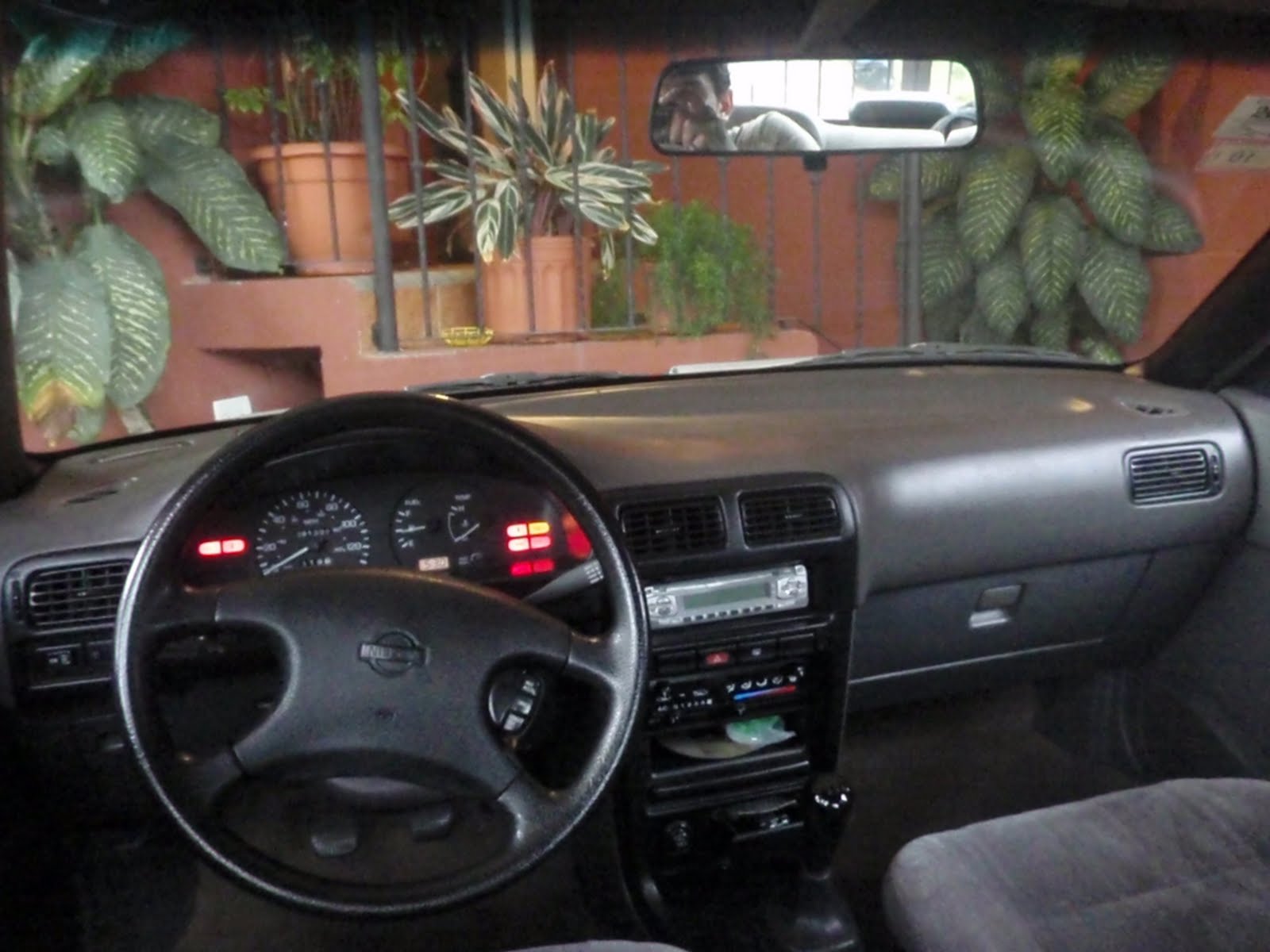 Vendo Nissan Sentra B13: Interior Vendo Nissan Sentra B13: Interior