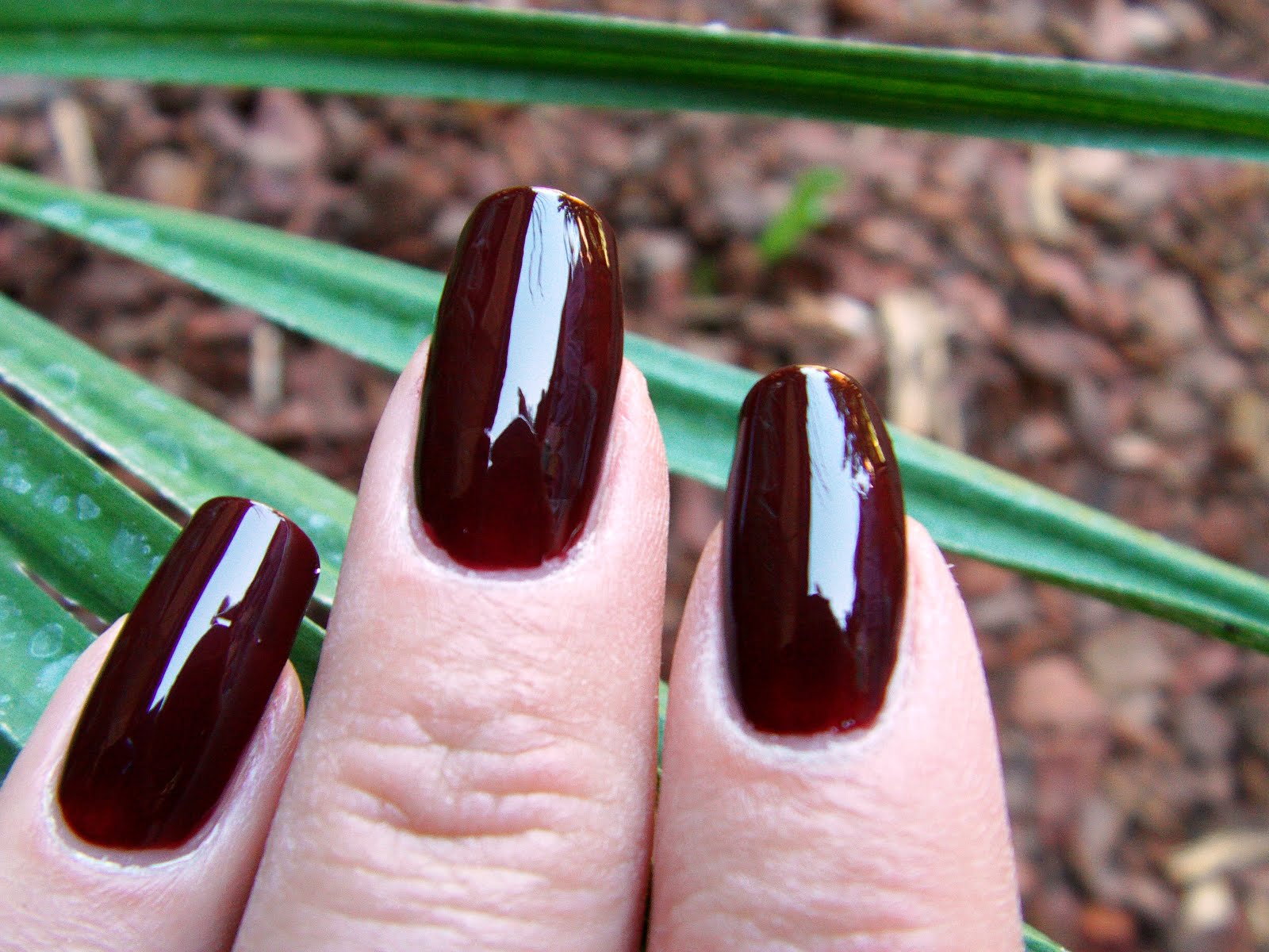 All about nails Essie Chocolate kisses
