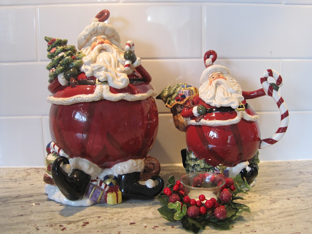 Natasha in Oz, Home Tour, Christmas decorating, Christmas, Christmas Cookie jar, Christmas Tea Pot