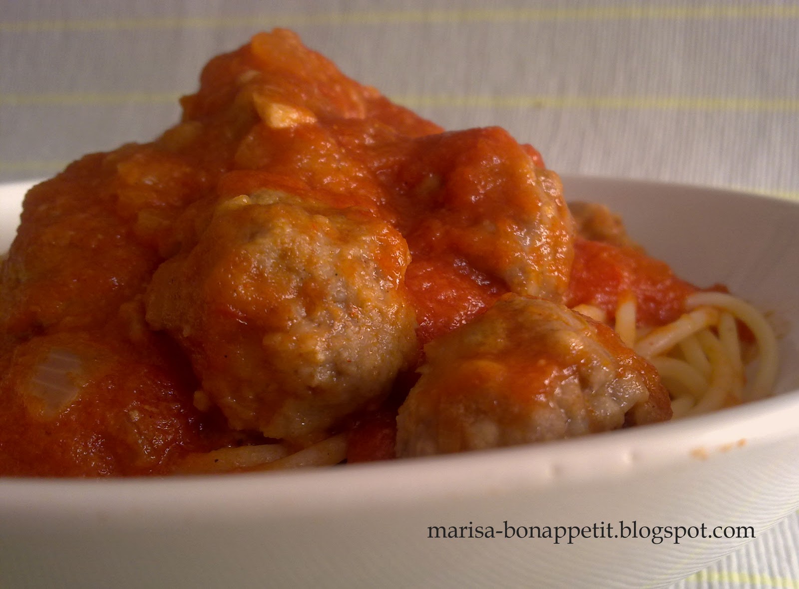 Bon Appétit SPAGUETTI WITH MEATBALLS (Espaguetis amb mandonguilles)