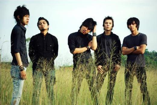 Armada Pemilik Hatimu Ripuhana Online