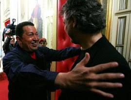 El Mandatario Venezolano Hugo Chavez recibio a : Andrea Bocelli