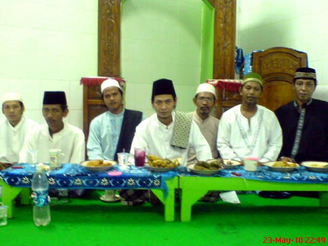 Sholawatan di Musholla Al-Karomah