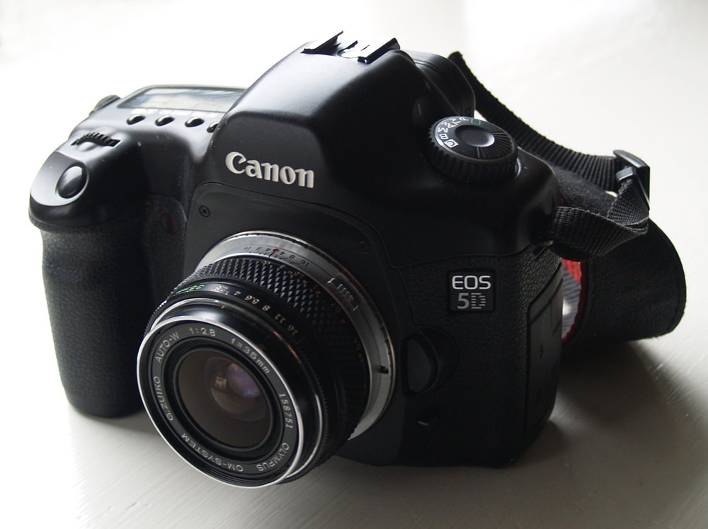 [Canon5D_Zuiko35mm.jpg]