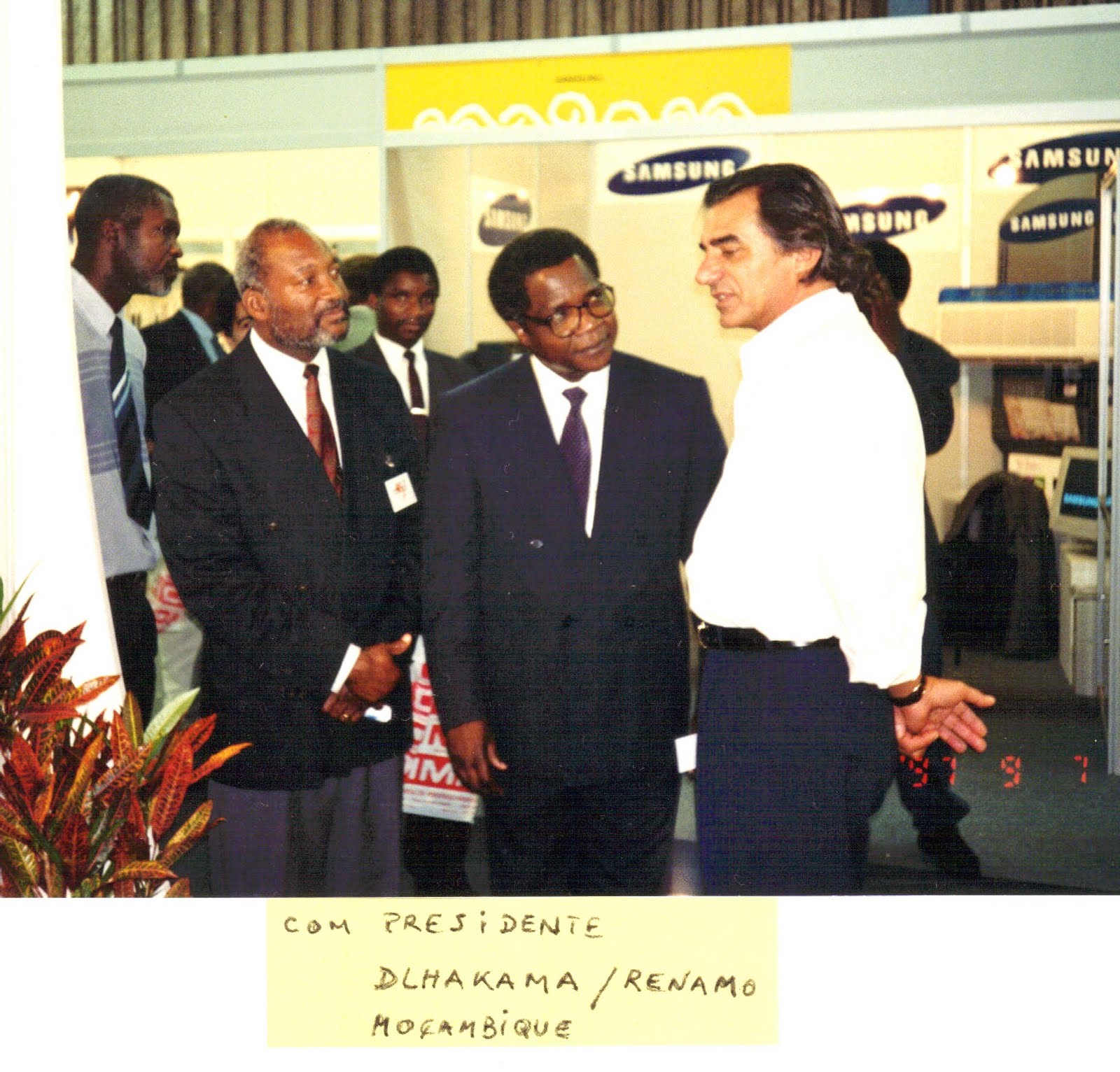 [Com+Presidente+Dlhakama+-+Renamo.jpg]